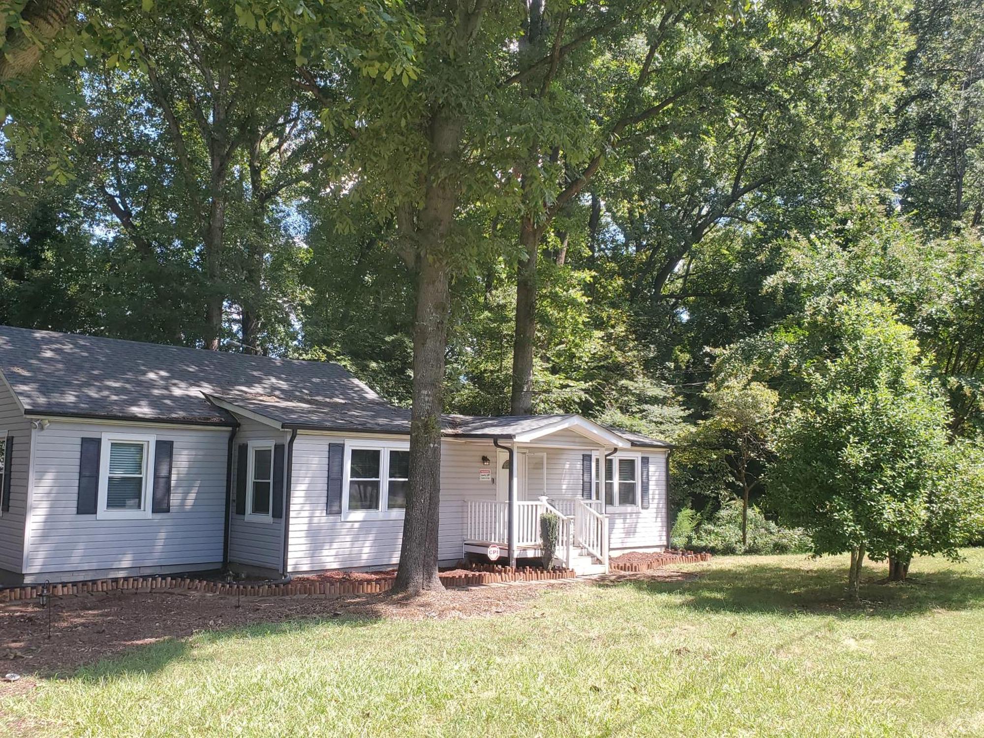 Private Single Level Standalone House Large Lot - 3 Bedrooms Charlotte Exterior photo