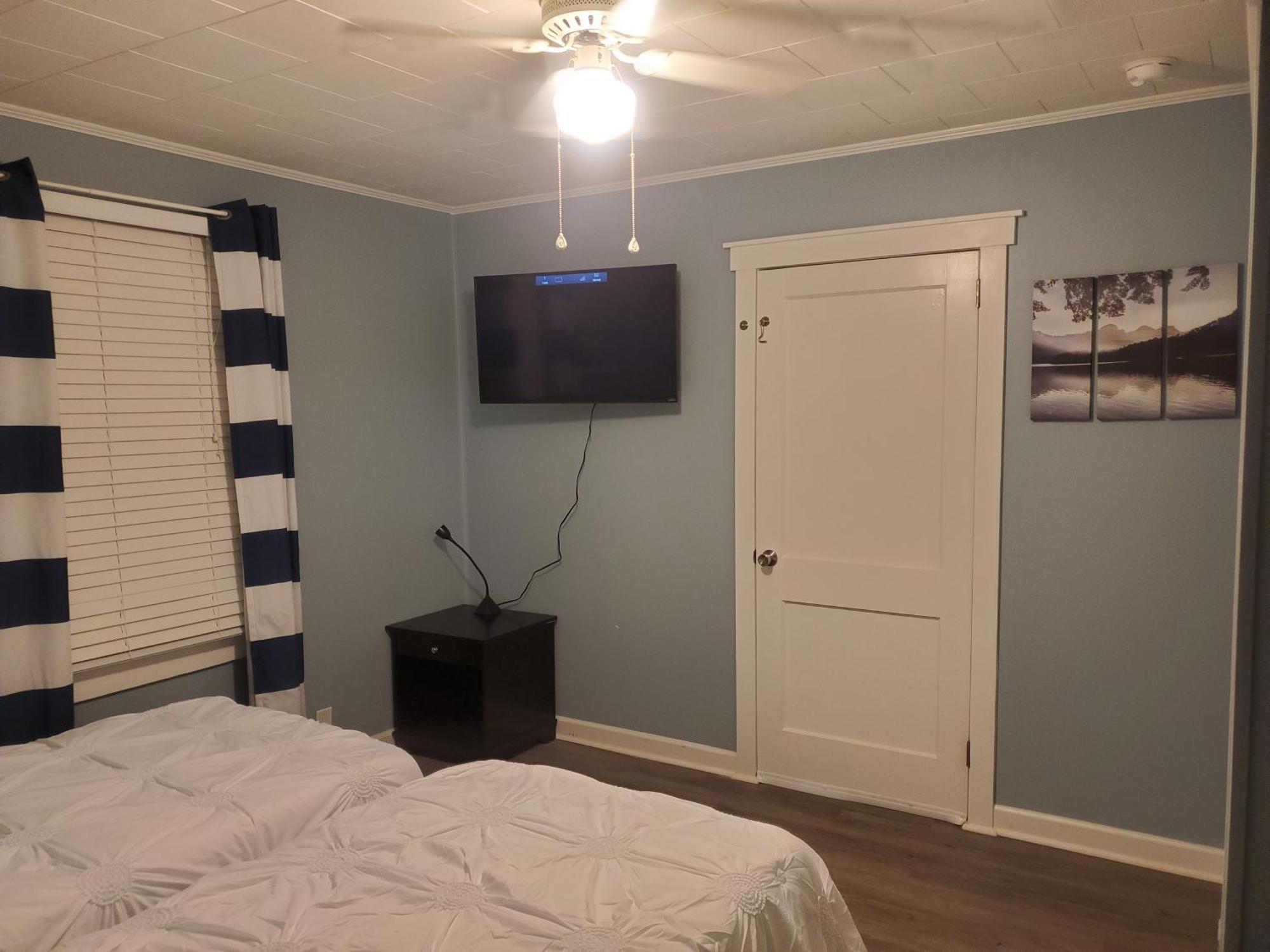 Private Single Level Standalone House Large Lot - 3 Bedrooms Charlotte Exterior photo
