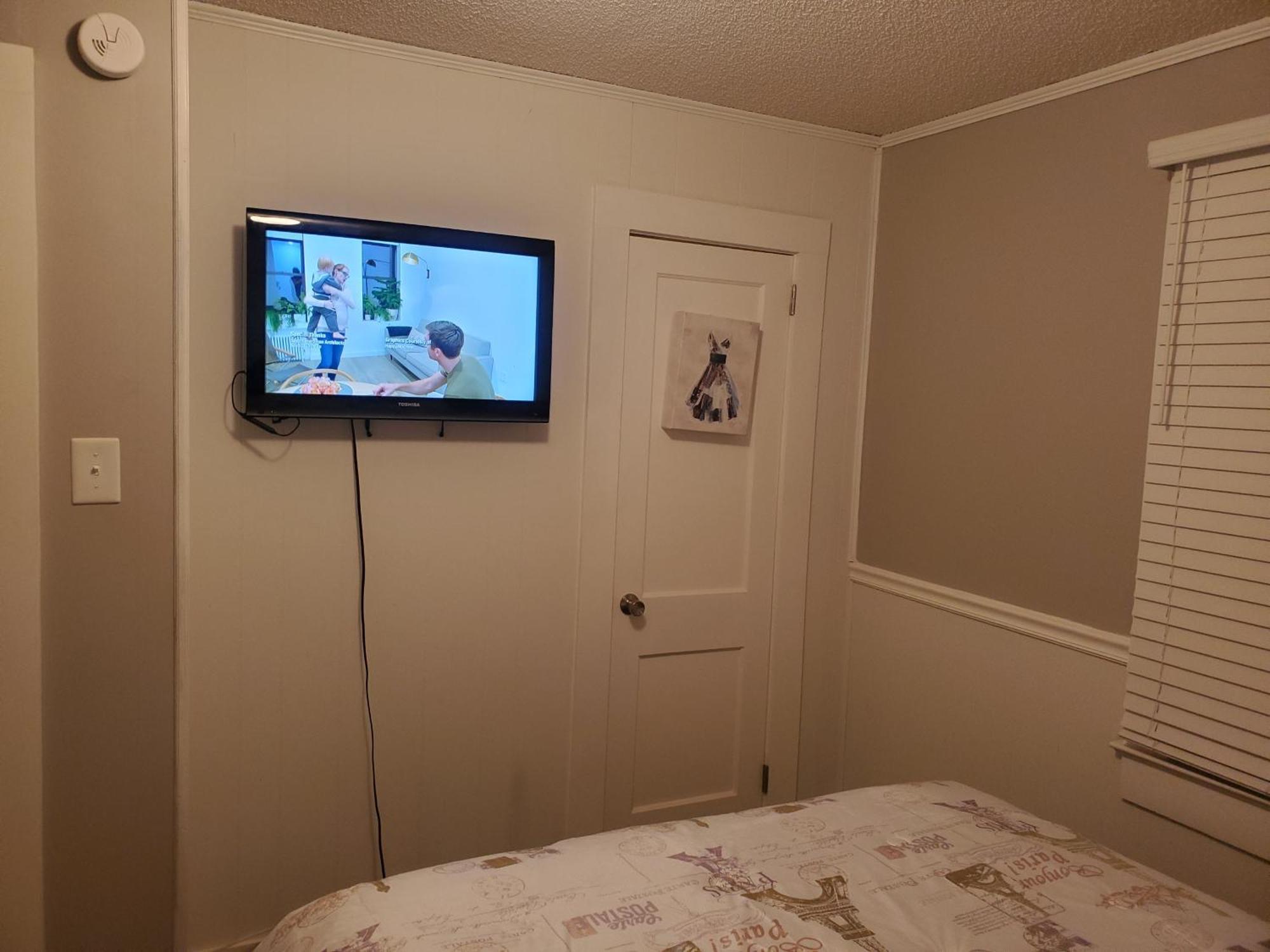 Private Single Level Standalone House Large Lot - 3 Bedrooms Charlotte Exterior photo