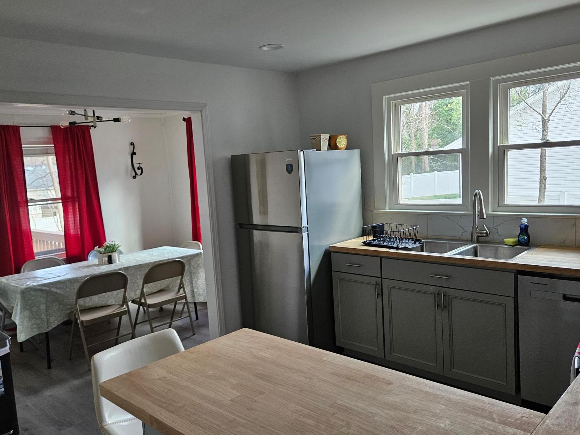 Private Single Level Standalone House Large Lot - 3 Bedrooms Charlotte Exterior photo